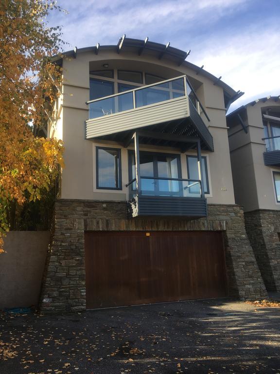 Luxury On Lakeside Wanaka Esterno foto
