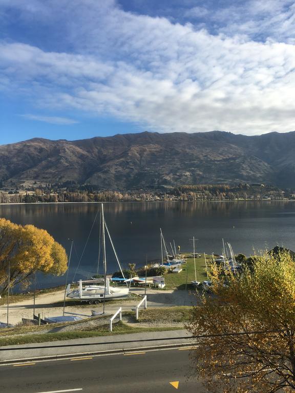 Luxury On Lakeside Wanaka Esterno foto