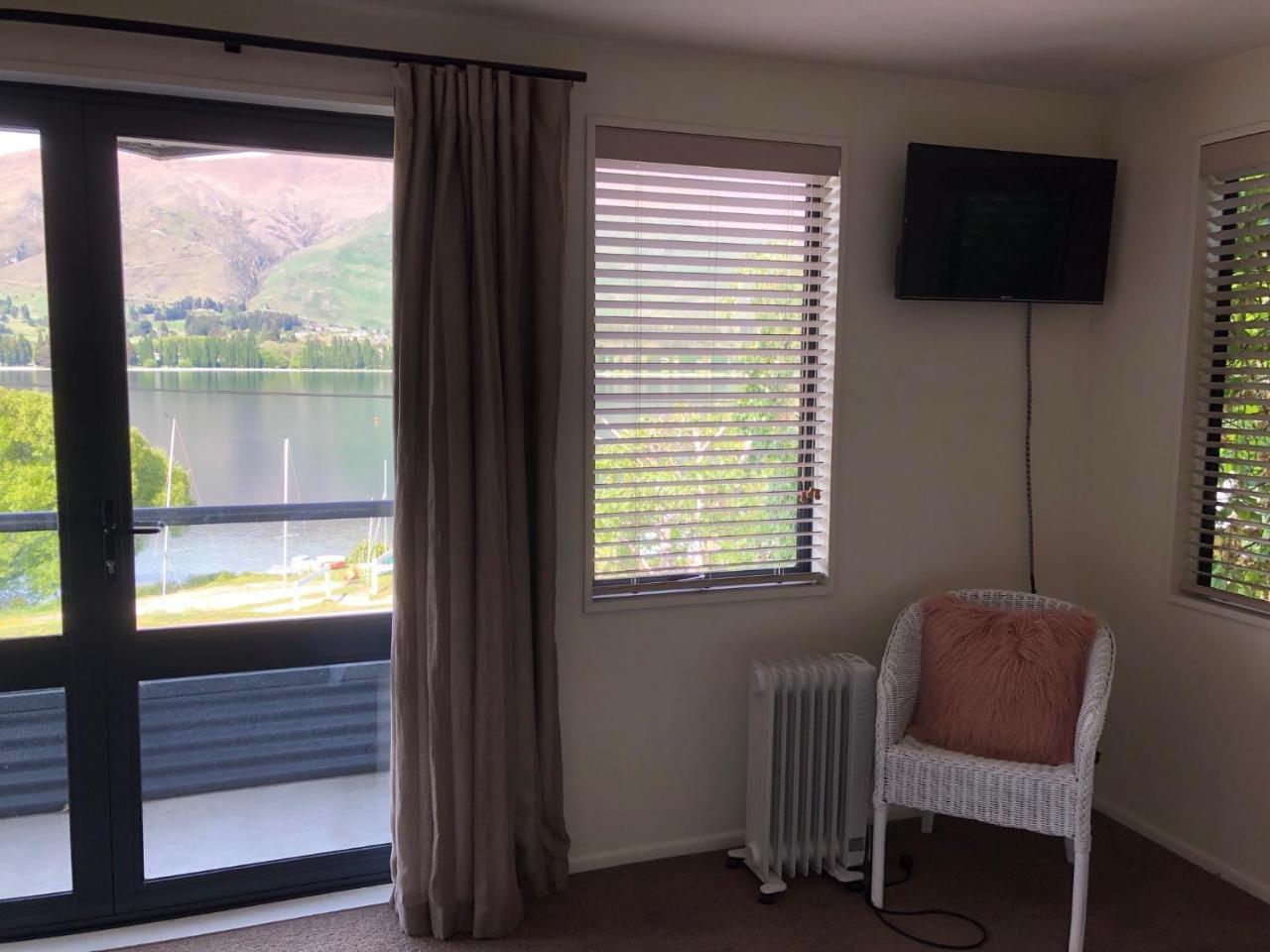 Luxury On Lakeside Wanaka Esterno foto