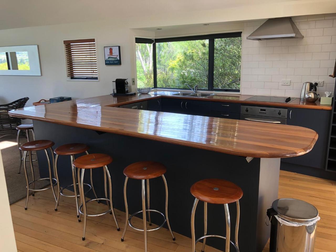Luxury On Lakeside Wanaka Esterno foto