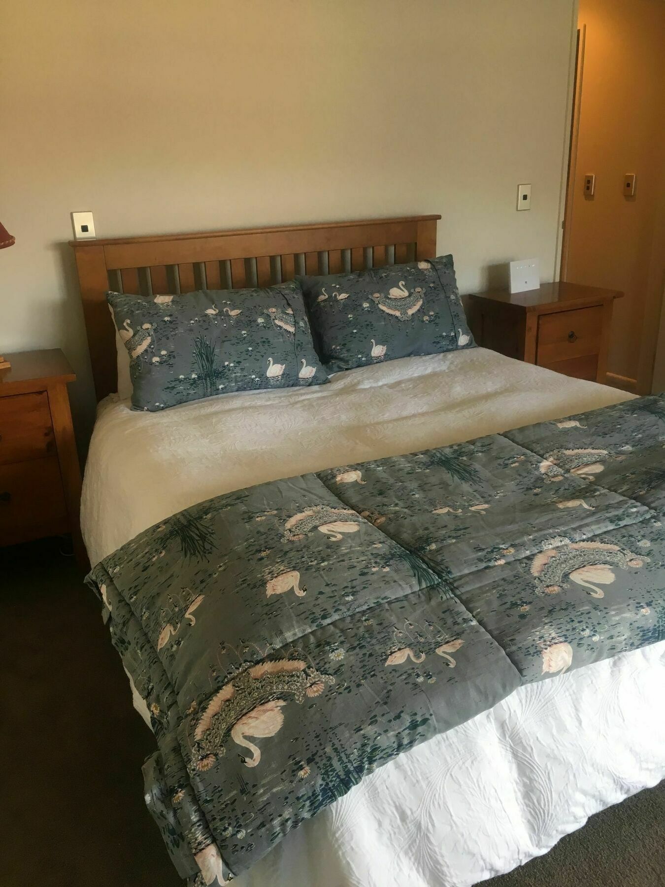 Luxury On Lakeside Wanaka Esterno foto